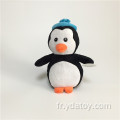 Petit jouet en peluche de pingouin ringard